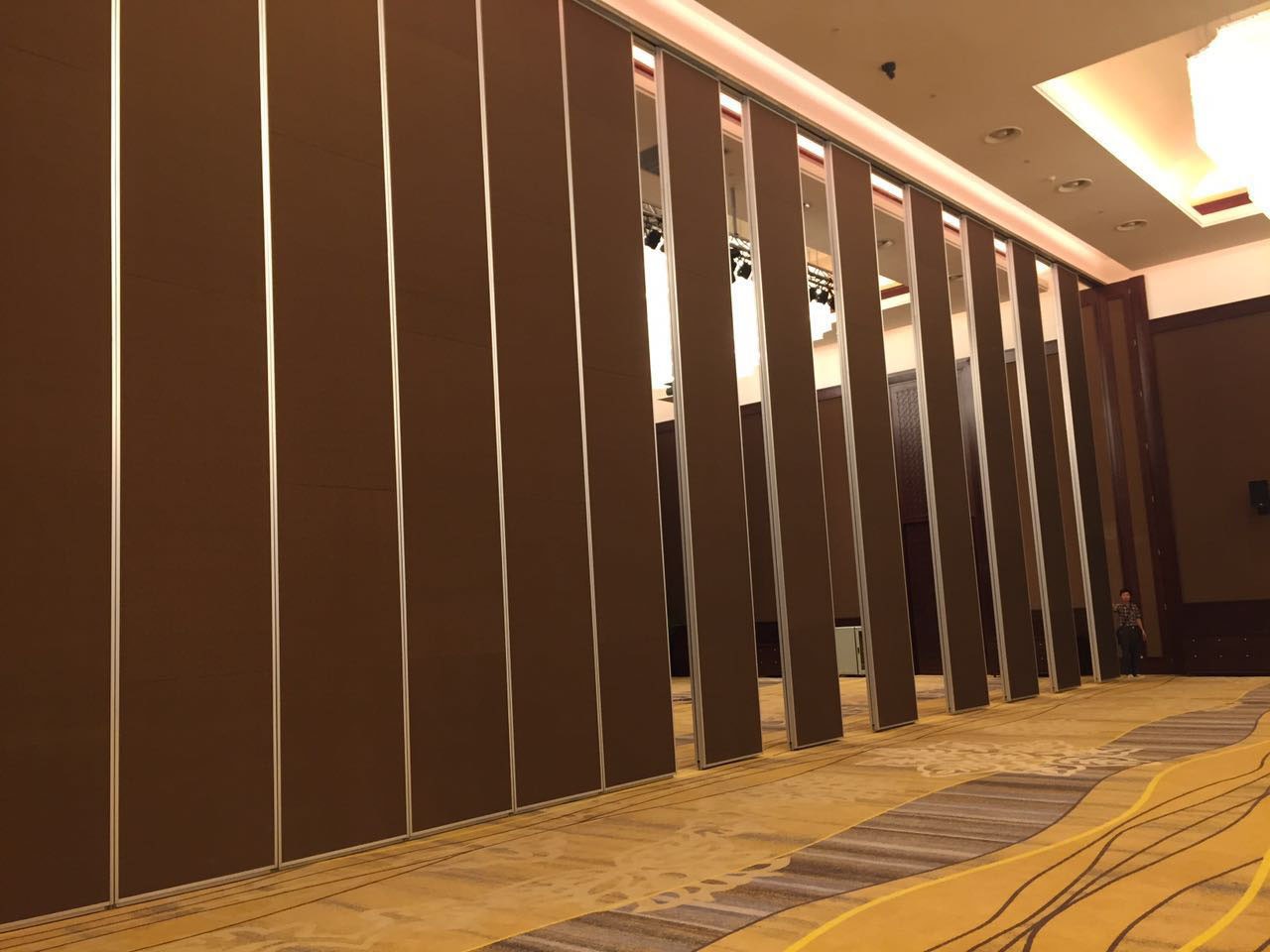 Acoustic Folding Divider Partition Wall for Hotels and Restaurants