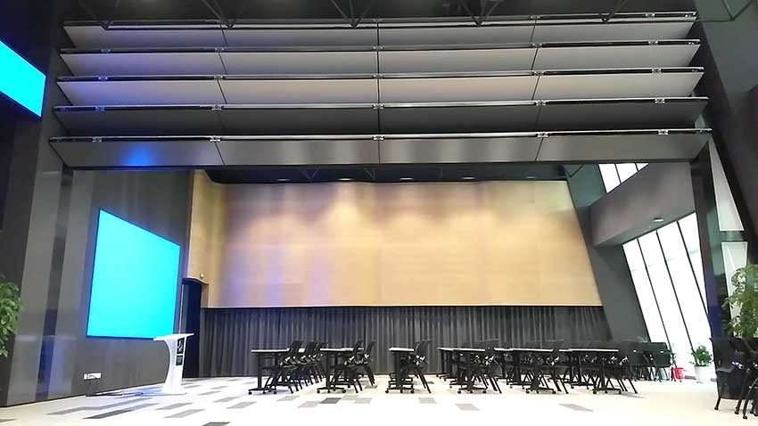 Fully Automatic Acoustic Vertical Folding Retractable Walls in Belle Building Meeting Room