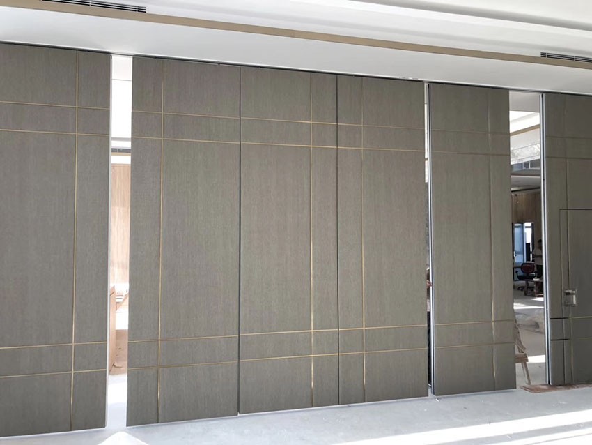 Temporary Partition Wall With Door