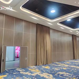 Wooden Hotel Operable Partition Wall With Inset Doors