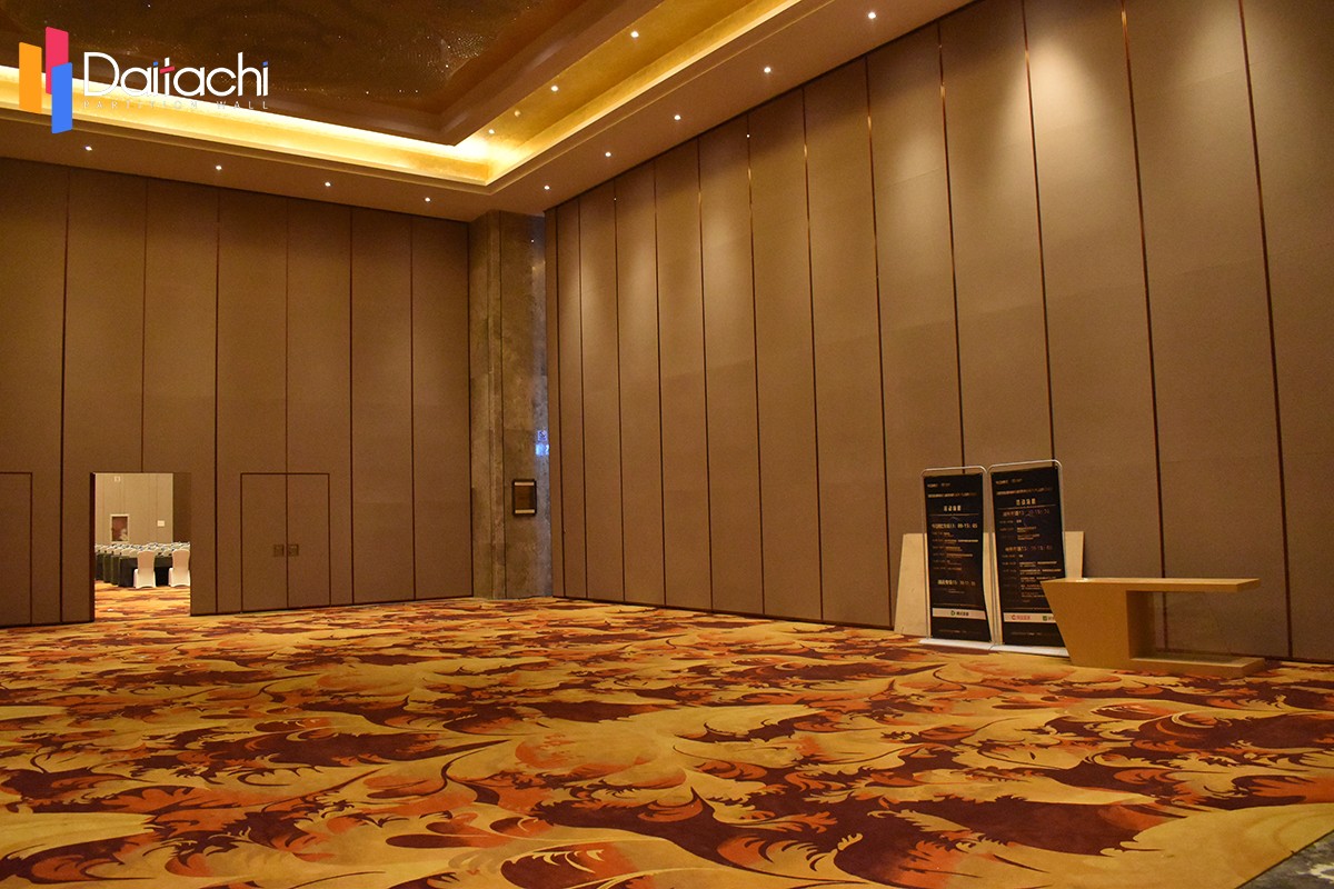 Soundproof Wall Dividers For Crowne Plaza Hotels